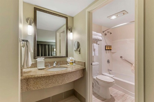 Best Western Plus Executive Inn image 6